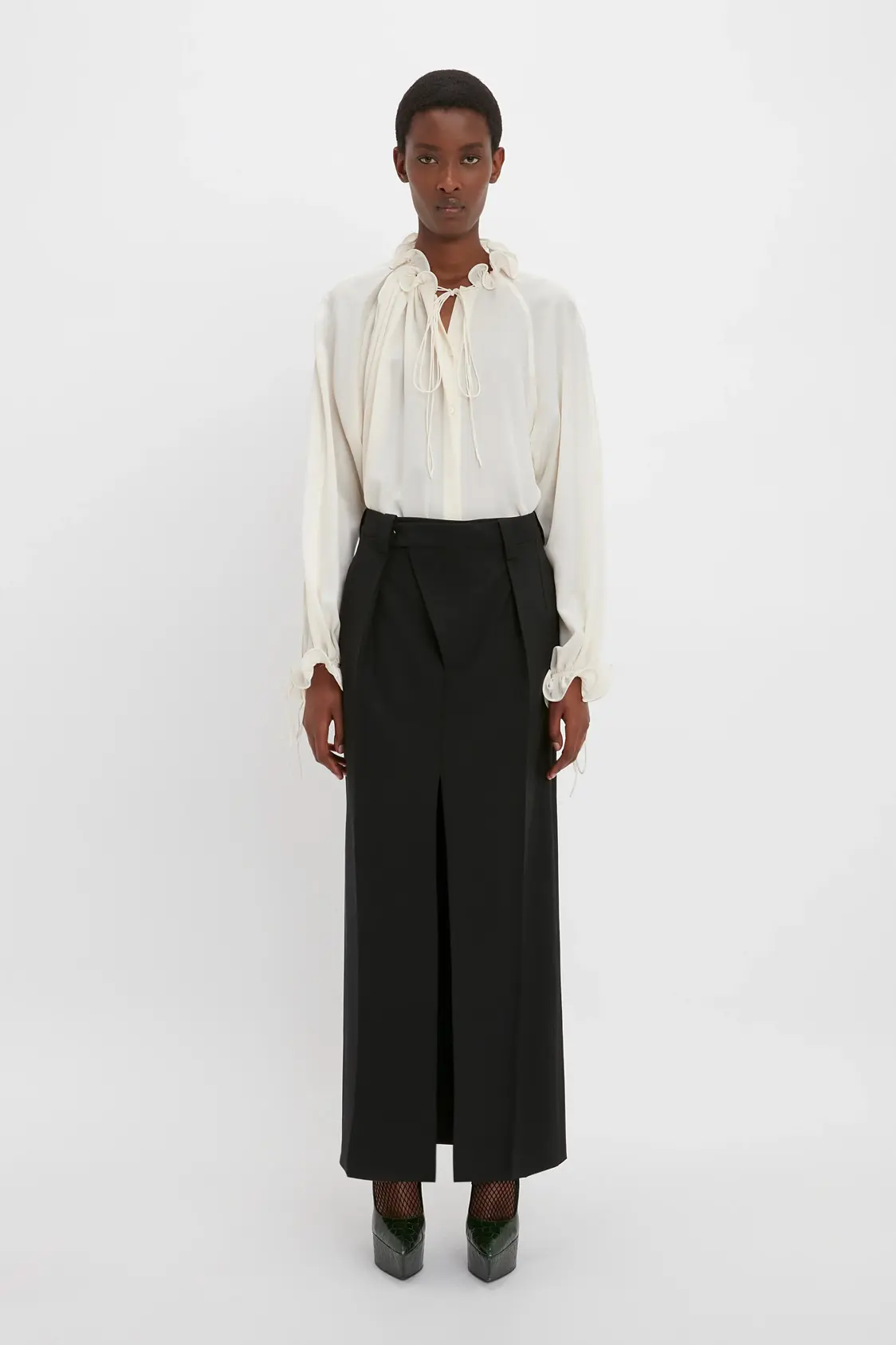 Camisa Cropped de Manga Longa em Branco